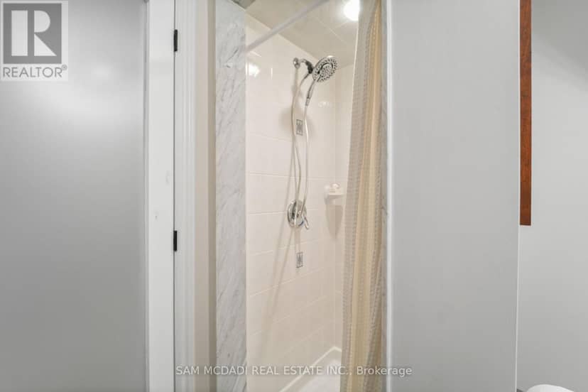 1273 Queen Victoria Avenue — photo 33 of 40