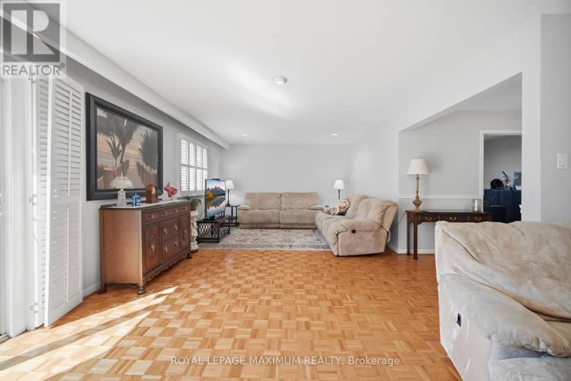 255 John Street — photo 16 of 40
