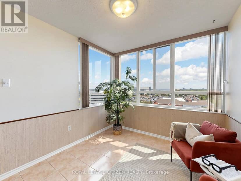 1005 - 100 County Court Boulevard — photo 14 of 40