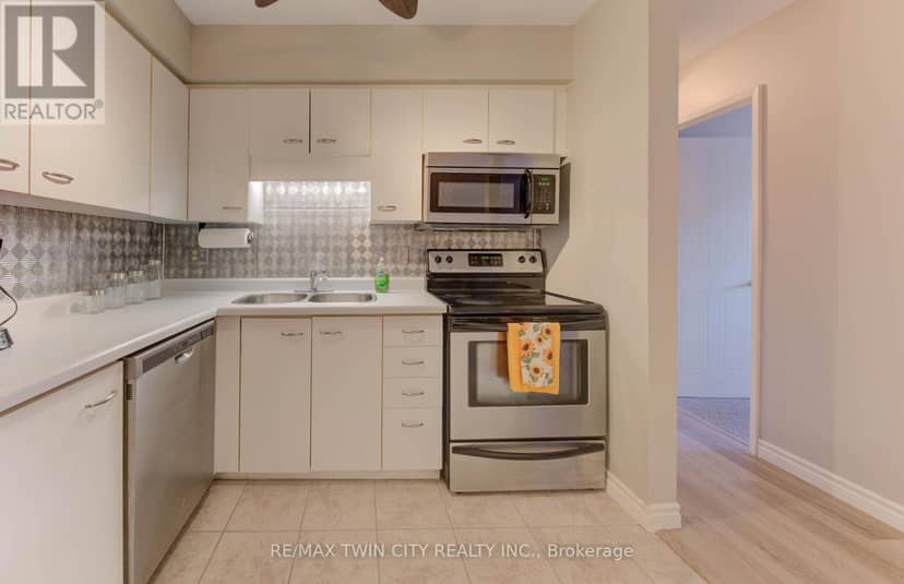 27 - 3085 Kingsway Drive — photo 14 of 23