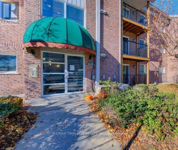 27 - 3085 Kingsway Drive — photo 3 of 23