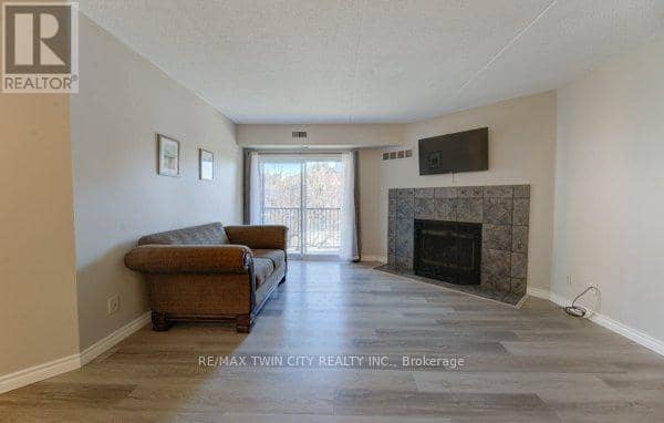 27 - 3085 Kingsway Drive — photo 8 of 23