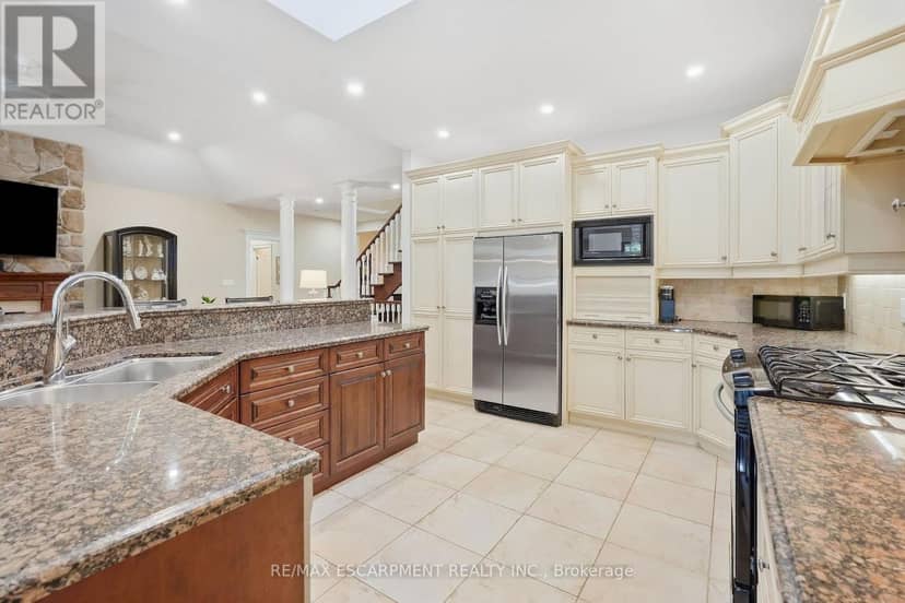 4 Summit Drive — photo 12 of 40