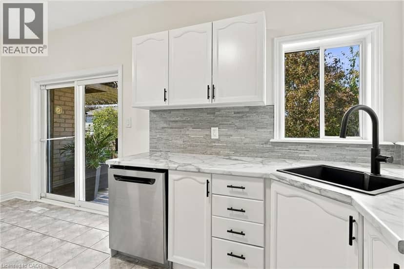 15 DALRYMPLE Drive — photo 13 of 40
