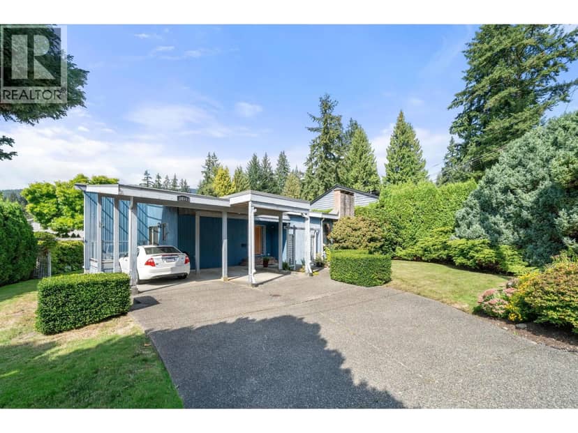 3833 LYNN VALLEY ROAD, North Vancouver