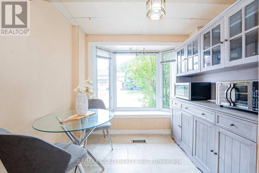 1 Wolverton Crescent — photo 13 of 40