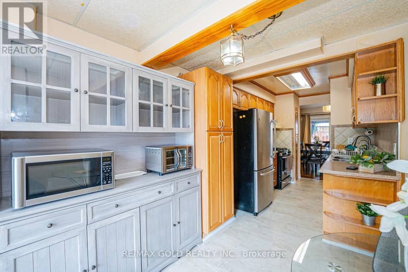 1 Wolverton Crescent — photo 15 of 40