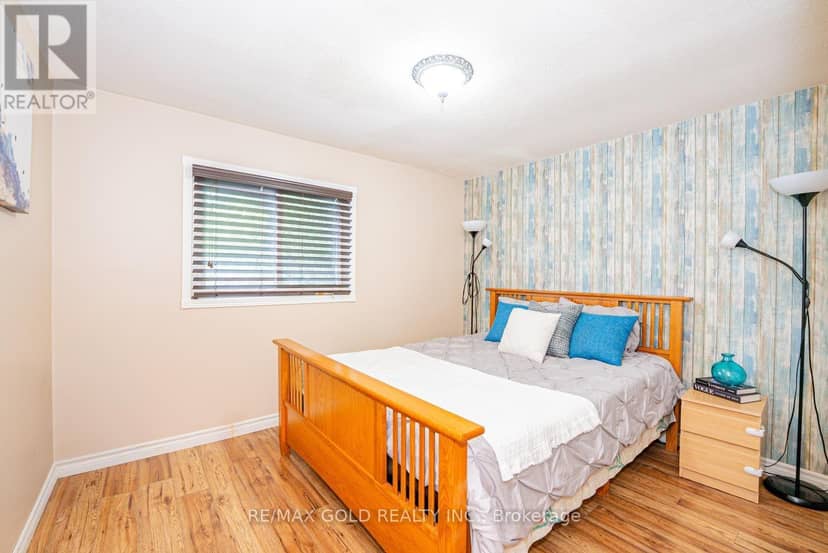 1 Wolverton Crescent — photo 26 of 40