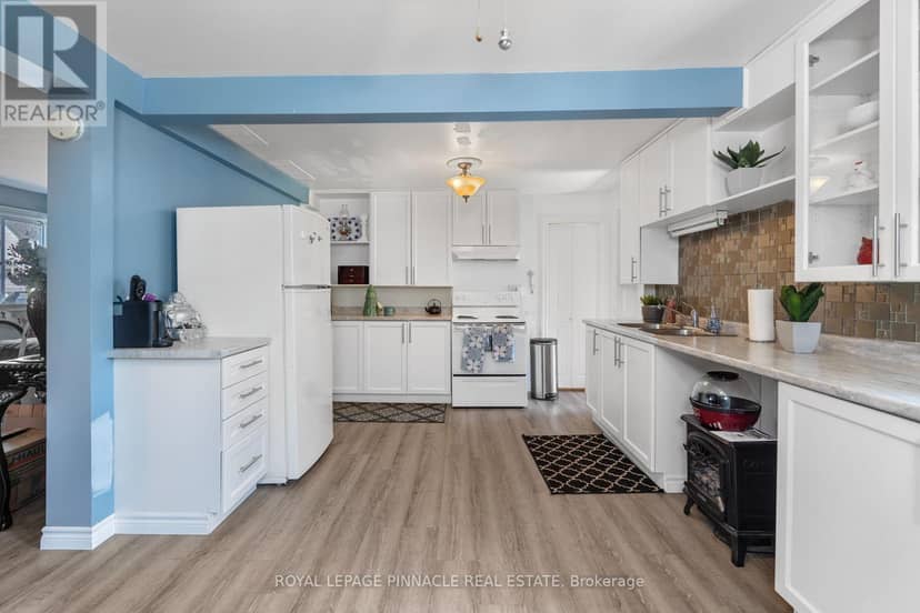 249 Owen Street — photo 11 of 37