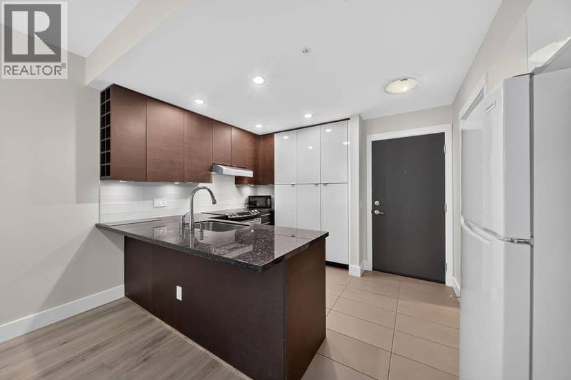 208 3478 WESBROOK MALL, Vancouver, photo 3