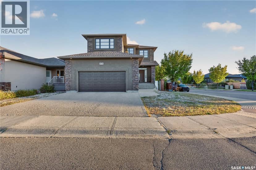 4774 Skinner Crescent — photo 1 of 40