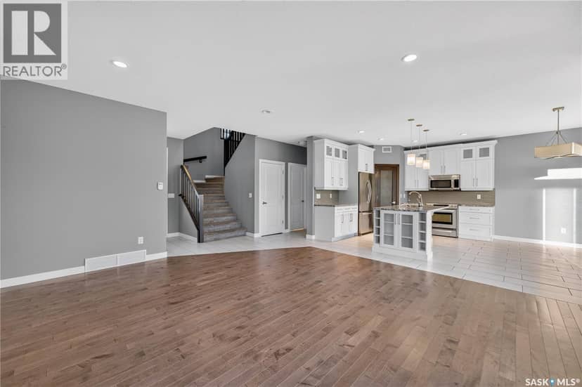 4774 Skinner Crescent — photo 11 of 40
