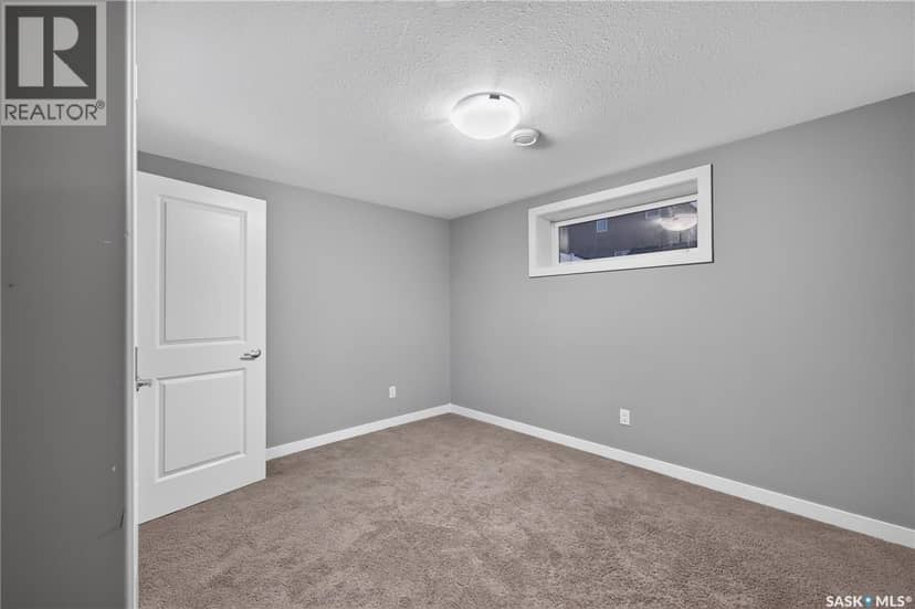 4774 Skinner Crescent — photo 33 of 40