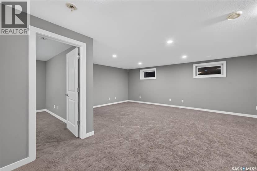 4774 Skinner Crescent — photo 35 of 40