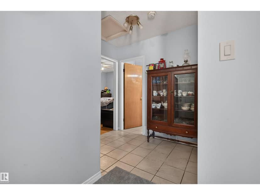 3526 122 AV NW, Edmonton, photo 6