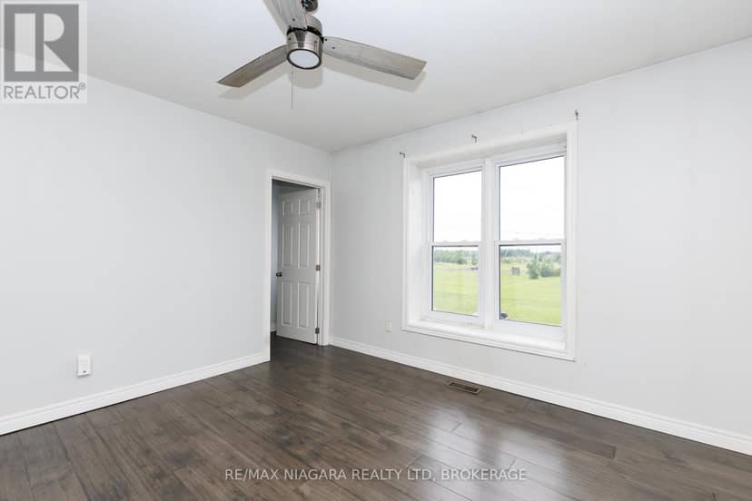 1 - 252 Bertie Street — photo 15 of 23