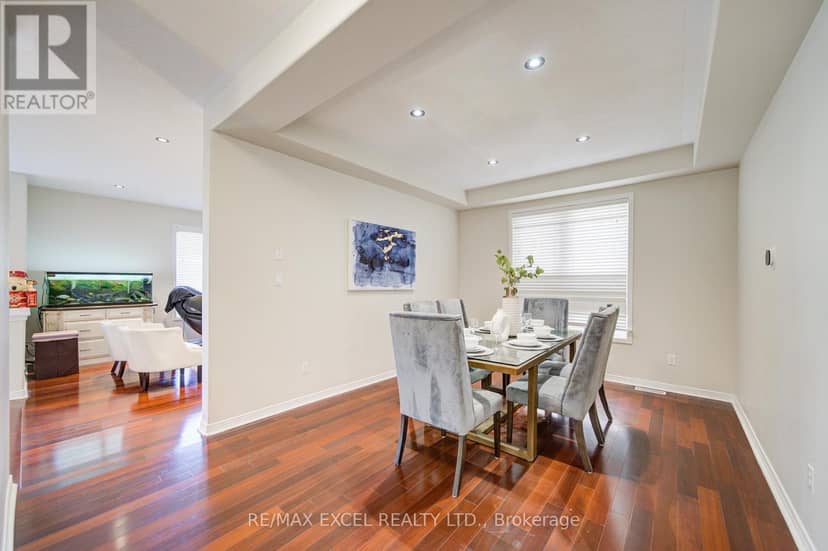 8 Hollylane Drive — photo 11 of 40