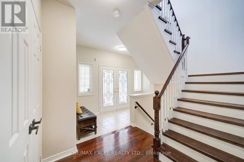 8 Hollylane Drive, Markham, photo 6