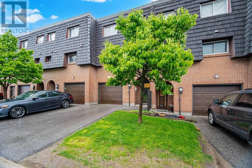 154 Darras Court, Brampton, photo 2