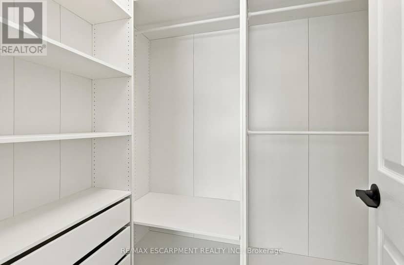 15 Dalrymple Drive — photo 24 of 40