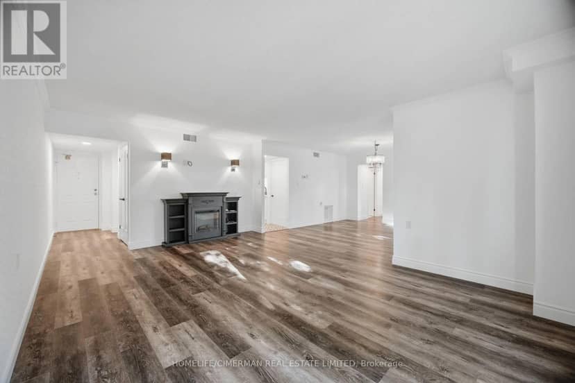 320 - 150 Wilson Street W — photo 10 of 40