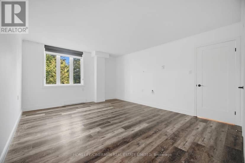 320 - 150 Wilson Street W — photo 25 of 40