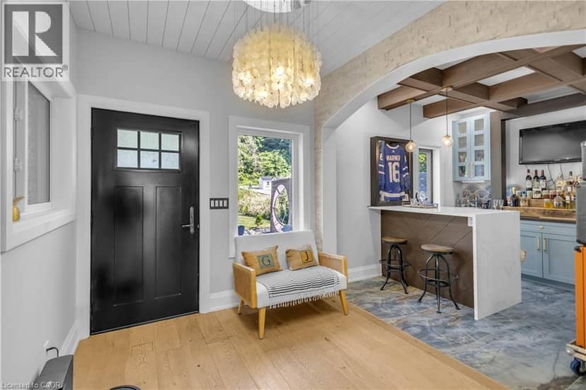 33 CEDAR Drive — photo 5 of 40