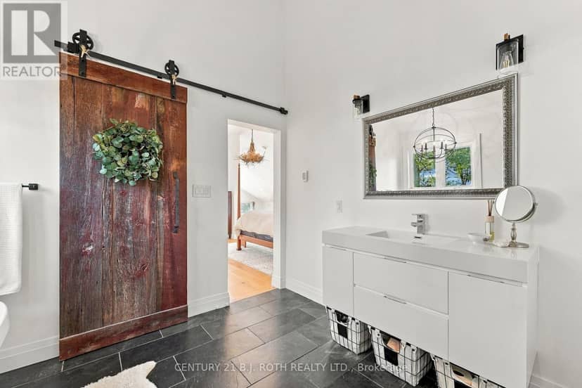 19 Stanley Avenue — photo 32 of 40