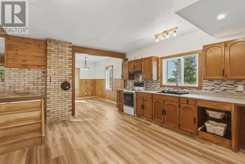 2319 Dayton RD — photo 5 of 40