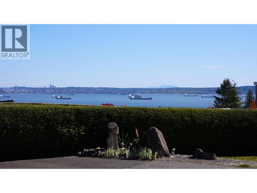 4211 ROCKRIDGE CRESCENT, West Vancouver