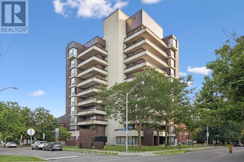 8A - 400 Laurier Street E — photo 1 of 40