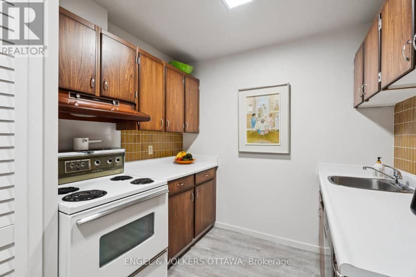 8A - 400 Laurier Street E — photo 21 of 40