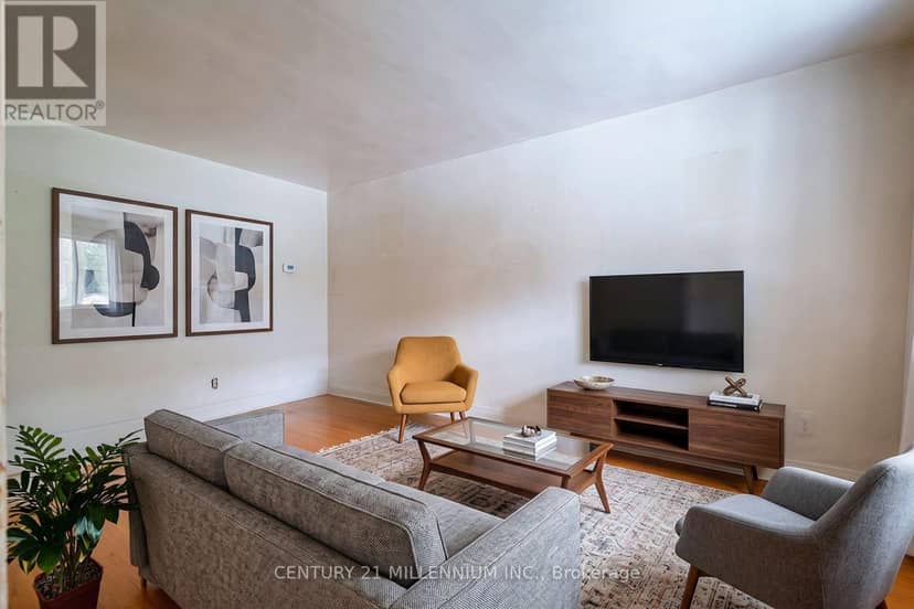 16 Rochdale Avenue — photo 10 of 40