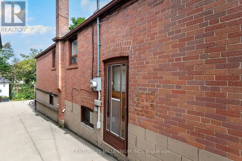 16 Rochdale Avenue — photo 21 of 40