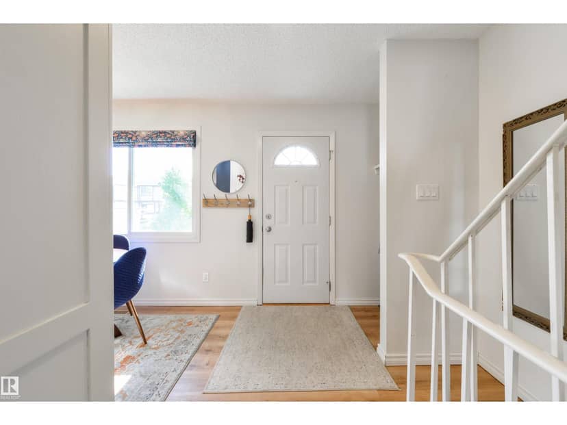 177 Tudor Ln NW, Edmonton, photo 2