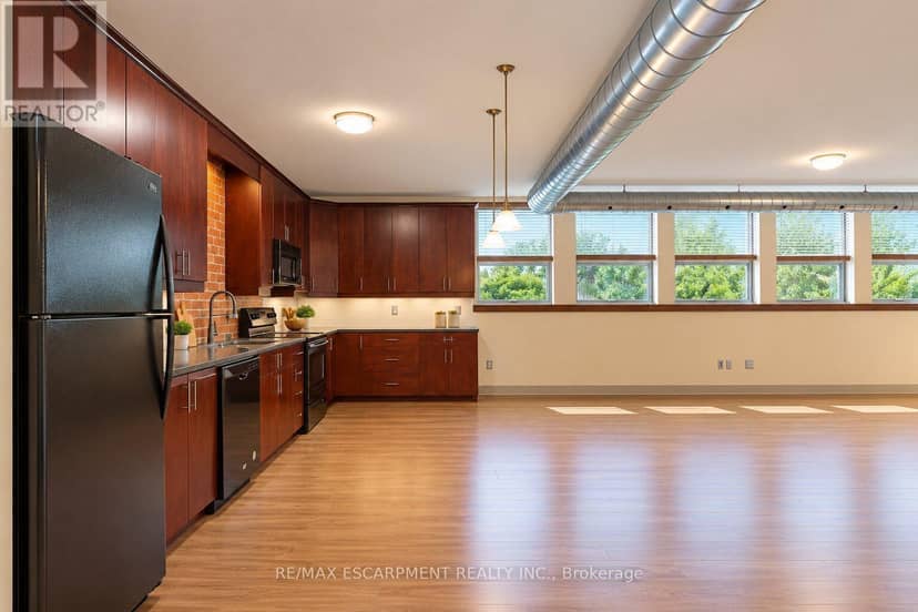 16 - 357 Hunter Street W — photo 11 of 40