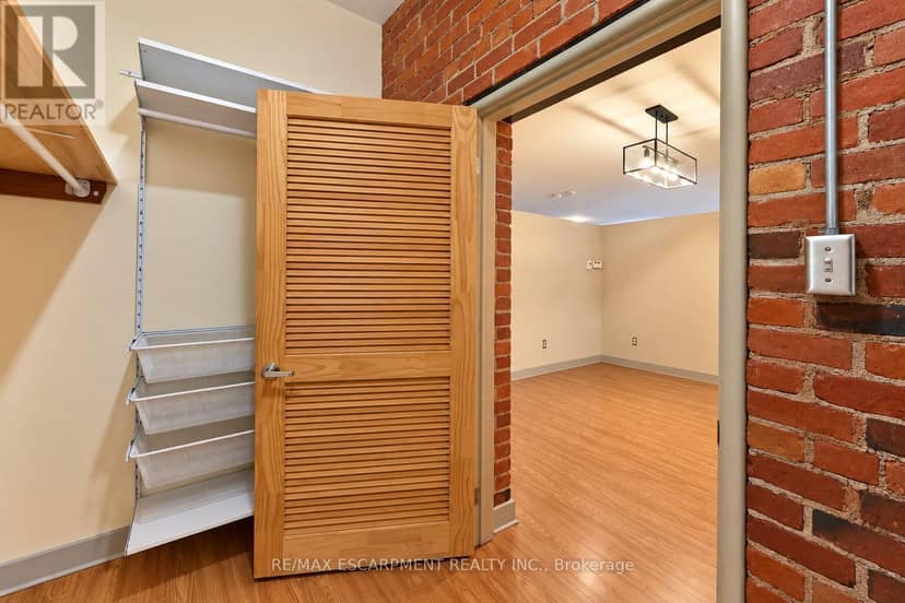 16 - 357 Hunter Street W — photo 25 of 40