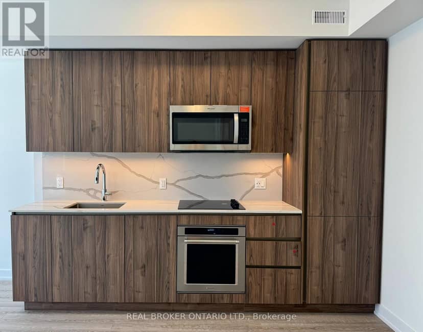 420 - 15 Richardson Street — photo 5 of 28