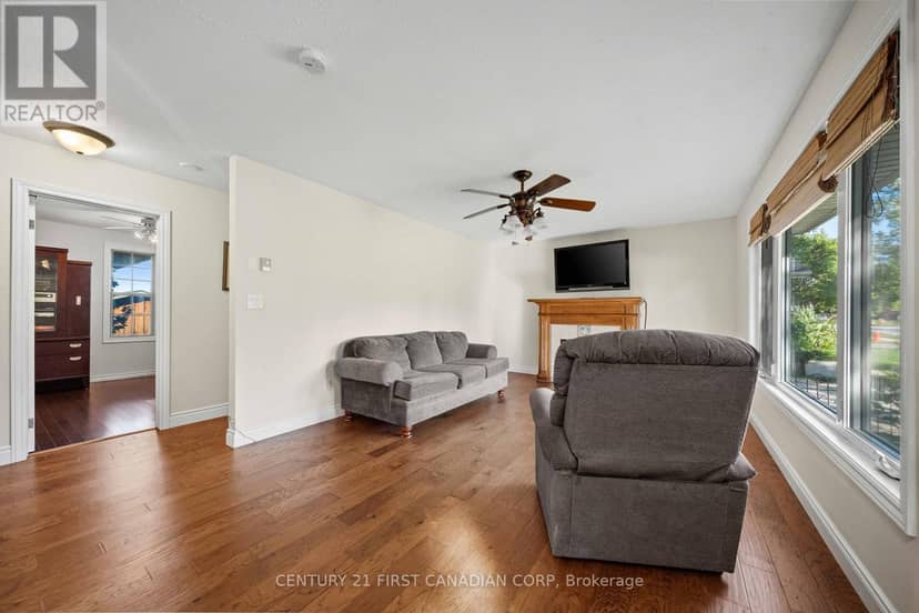 101 Kleinfeldt Avenue — photo 27 of 40