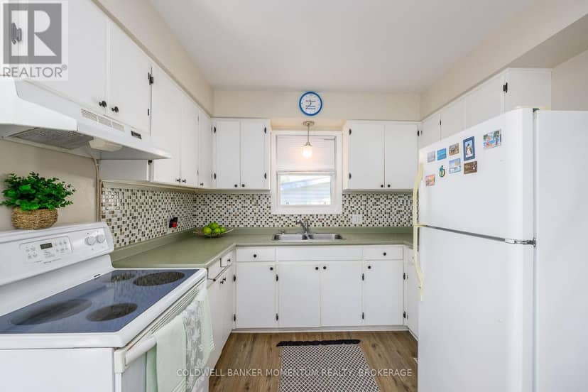 347 Bell Street — photo 11 of 26
