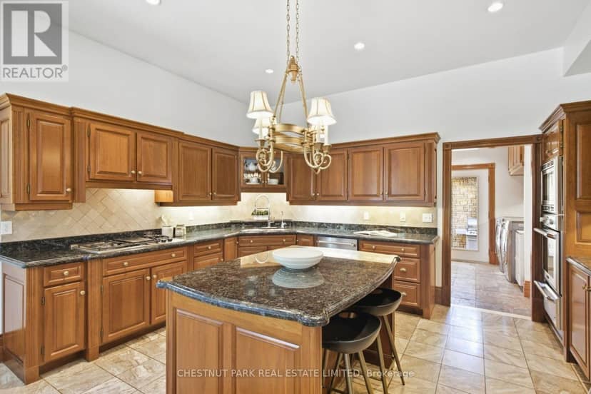 43 Guthrie Avenue — photo 17 of 40