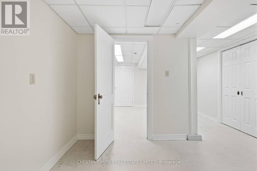 43 Guthrie Avenue — photo 36 of 40