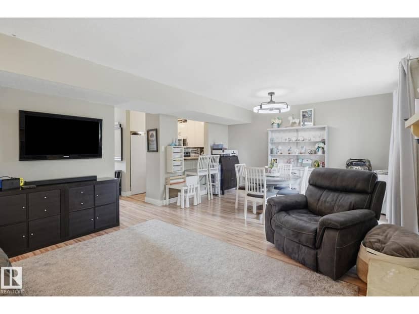 5430 38a AV NW NW — photo 10 of 25