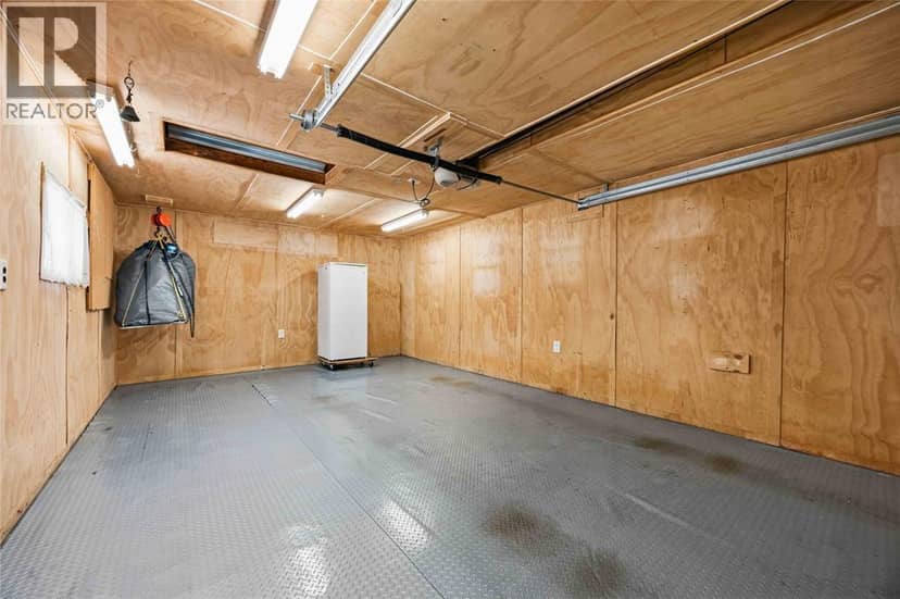 1477 Baxter Avenue — photo 33 of 40