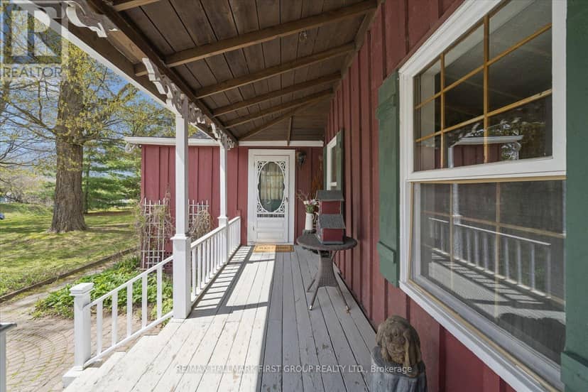 130 Myrtle Road E — photo 3 of 40