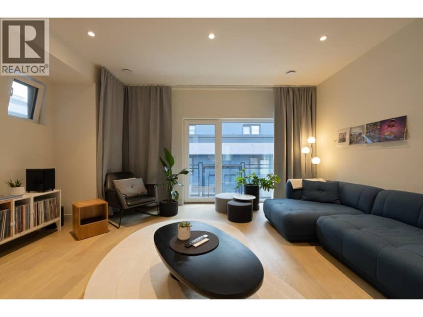 24 632 E 3RD STREET, North Vancouver, photo 3