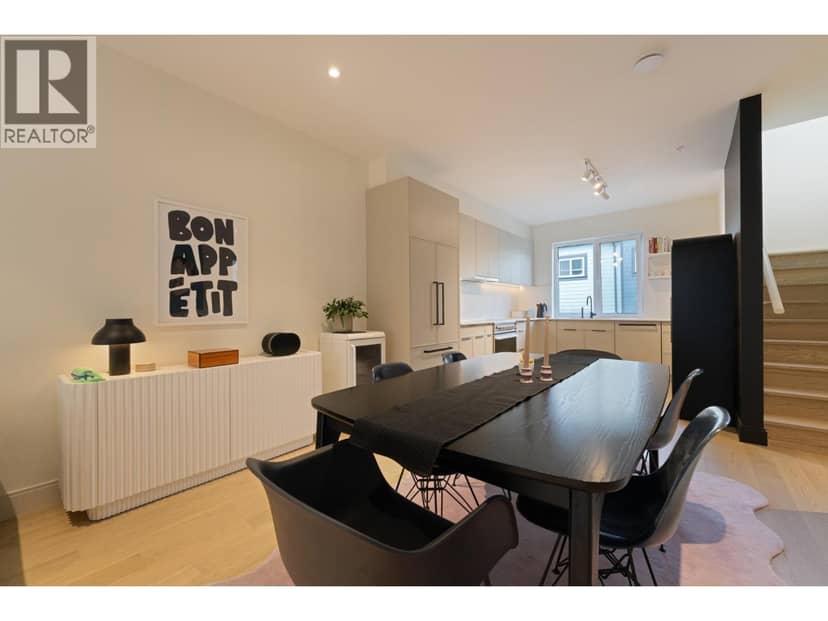 24 632 E 3RD STREET, North Vancouver, photo 6