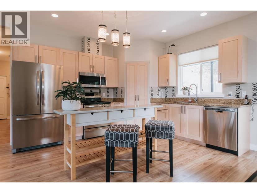 6222 SITKA ROAD, Sechelt
