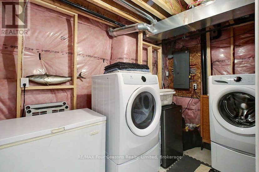 24 Barfoot Street — photo 33 of 40