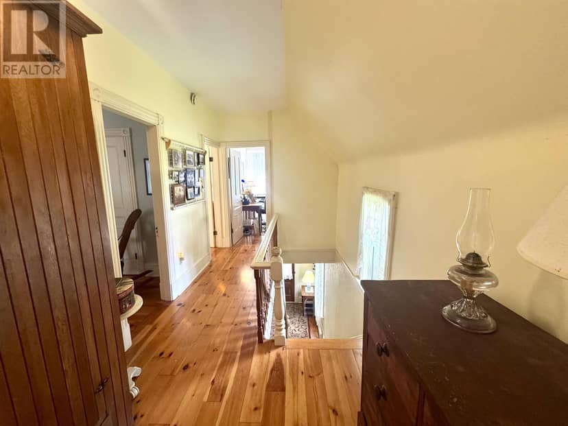 132 Upper Prince Street — photo 33 of 40